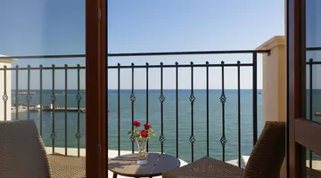 Maria Palace Aparthotel