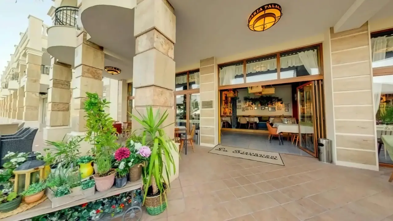 Maria Palace Aparthotel