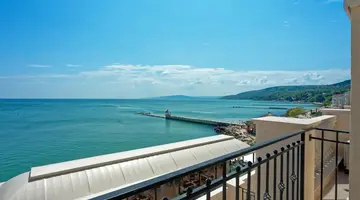 Maria Palace Aparthotel