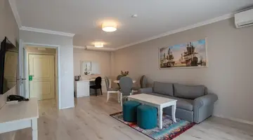 Maria Palace Aparthotel