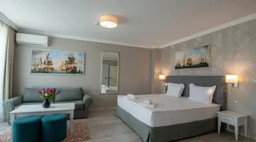 Maria Palace Aparthotel