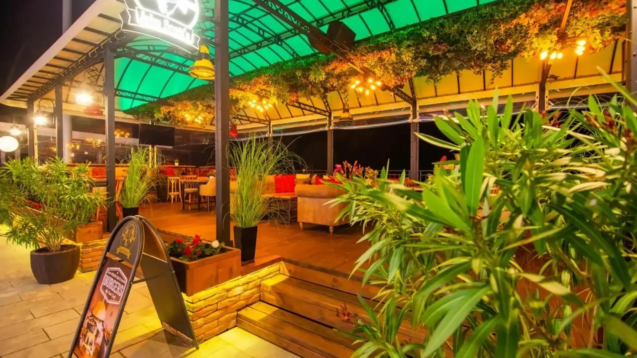 Maria Palace Aparthotel