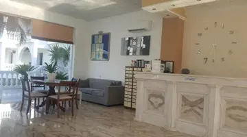 Mariana Hotel and Studios