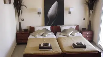 Mariana Hotel and Studios