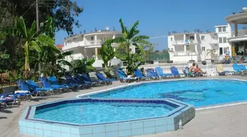 Mariana Hotel and Studios