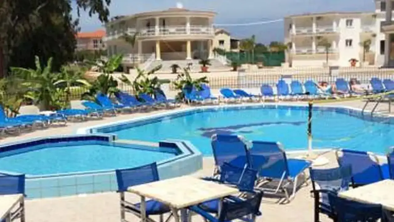 Mariana Hotel and Studios