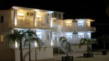 Mariana Hotel and Studios