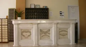Mariana Hotel and Studios