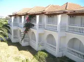 Mariana Hotel and Studios