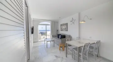 MARINA BAYVIEW (ADULTS ONLY 16+)