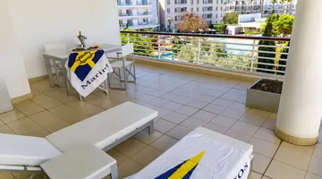 Marina Club Lagos Resort