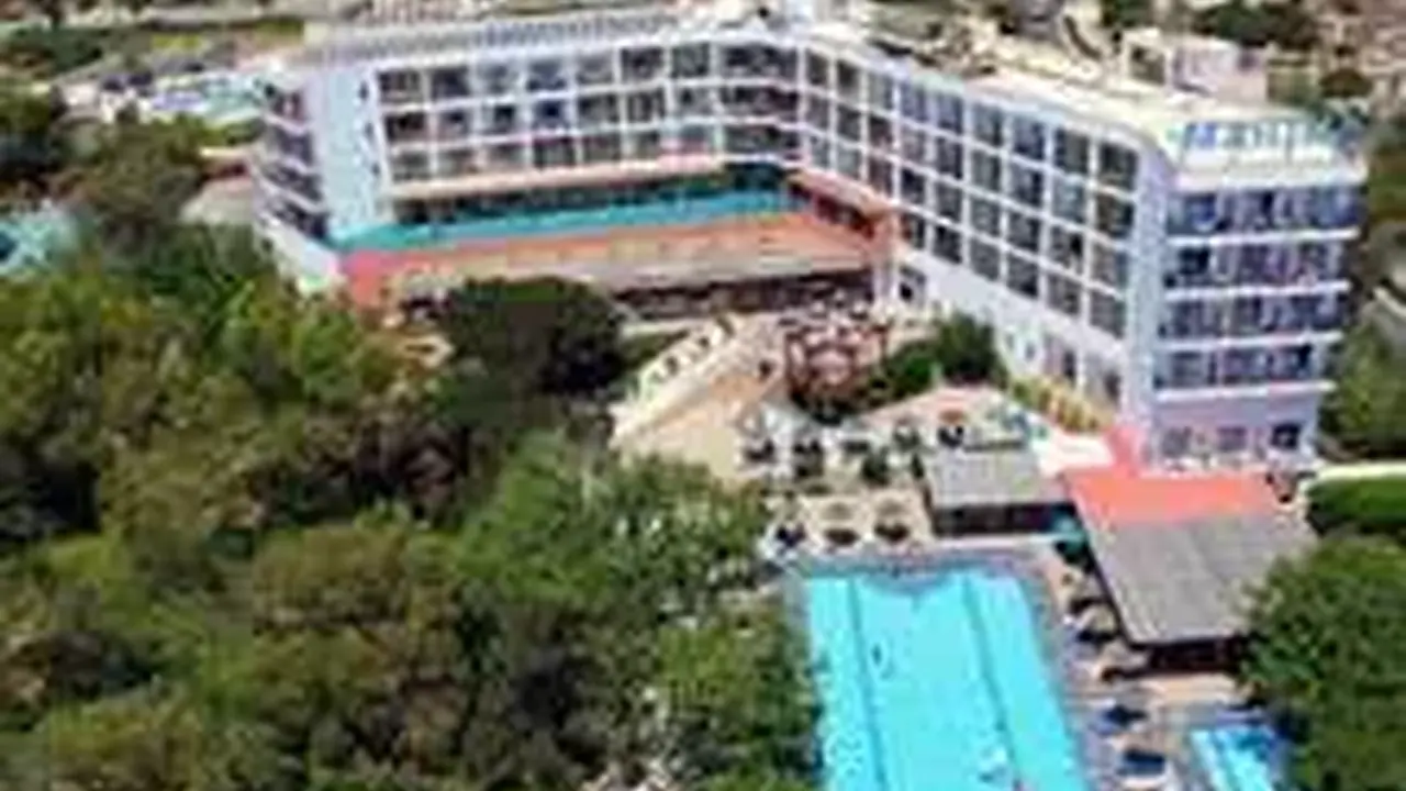 Marina Hotel