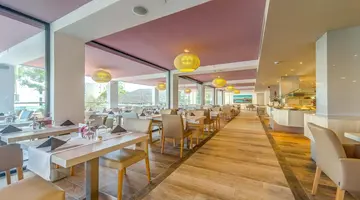 Marins Suites Hotel