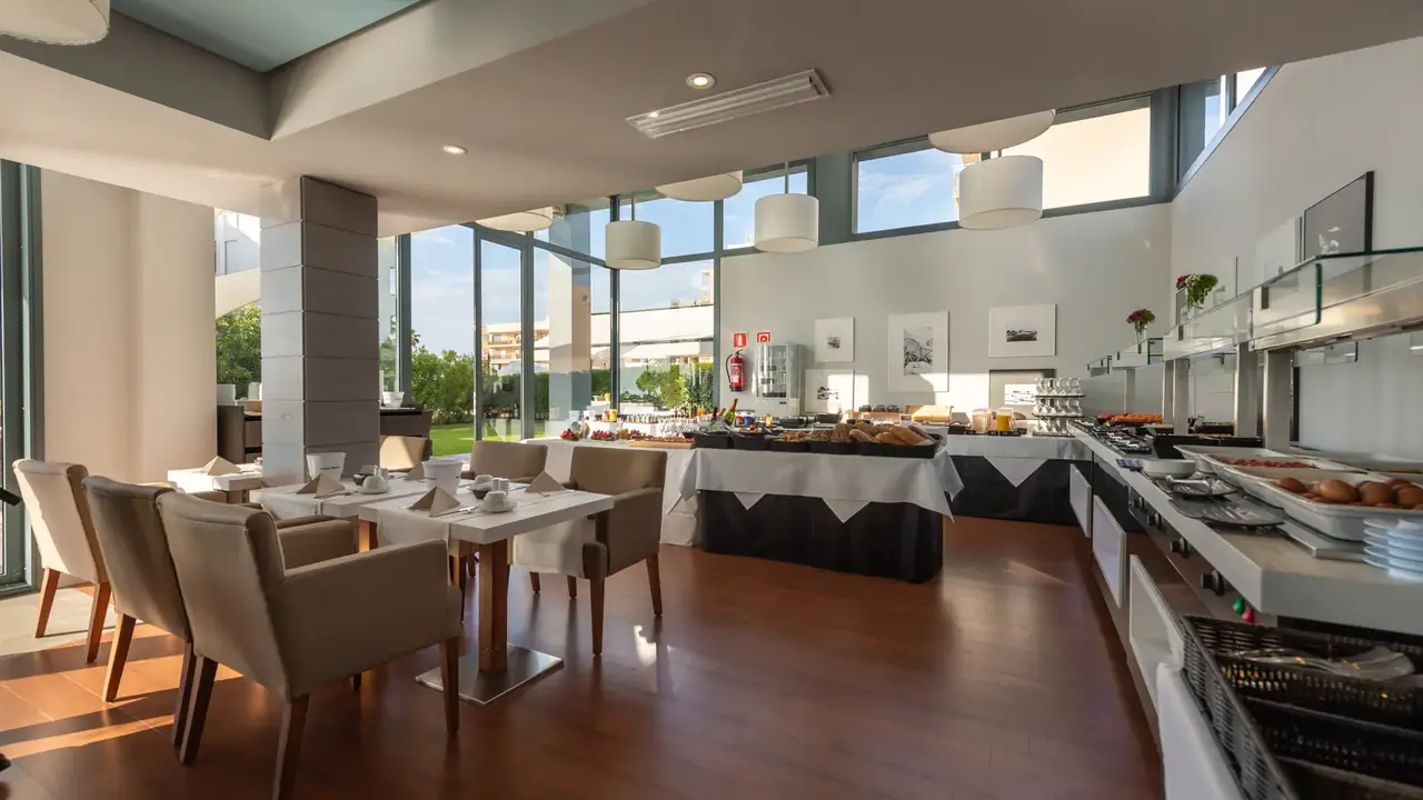 Marins Suites Hotel