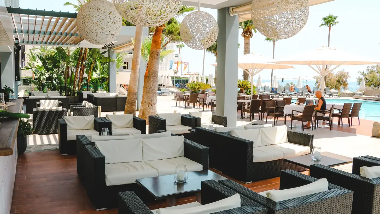 Marins Suites Hotel