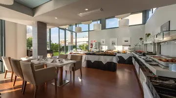Marins Suites Hotel