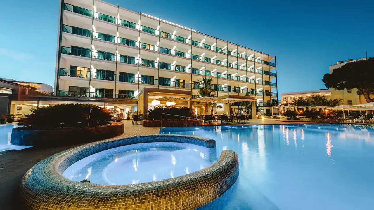 Marins Suites Hotel