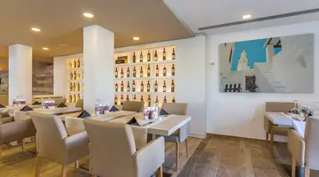 Marins Suites Hotel