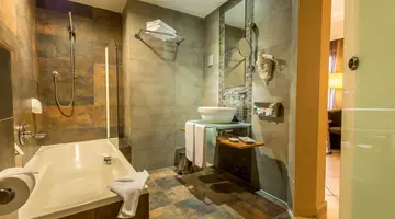 Maritim Antonine Hotel & Spa