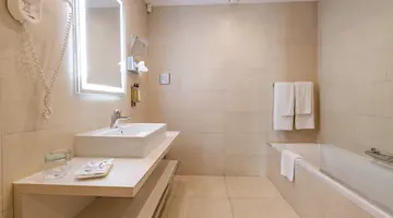 Maritim Antonine Hotel & Spa