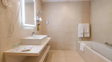 Maritim Antonine Hotel & Spa