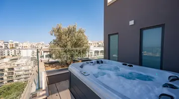 Maritim Antonine Hotel & Spa