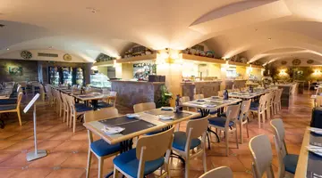 Maritim Antonine Hotel & Spa