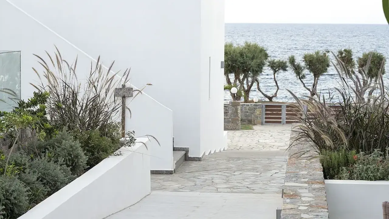 Maritimo Beach Hotel