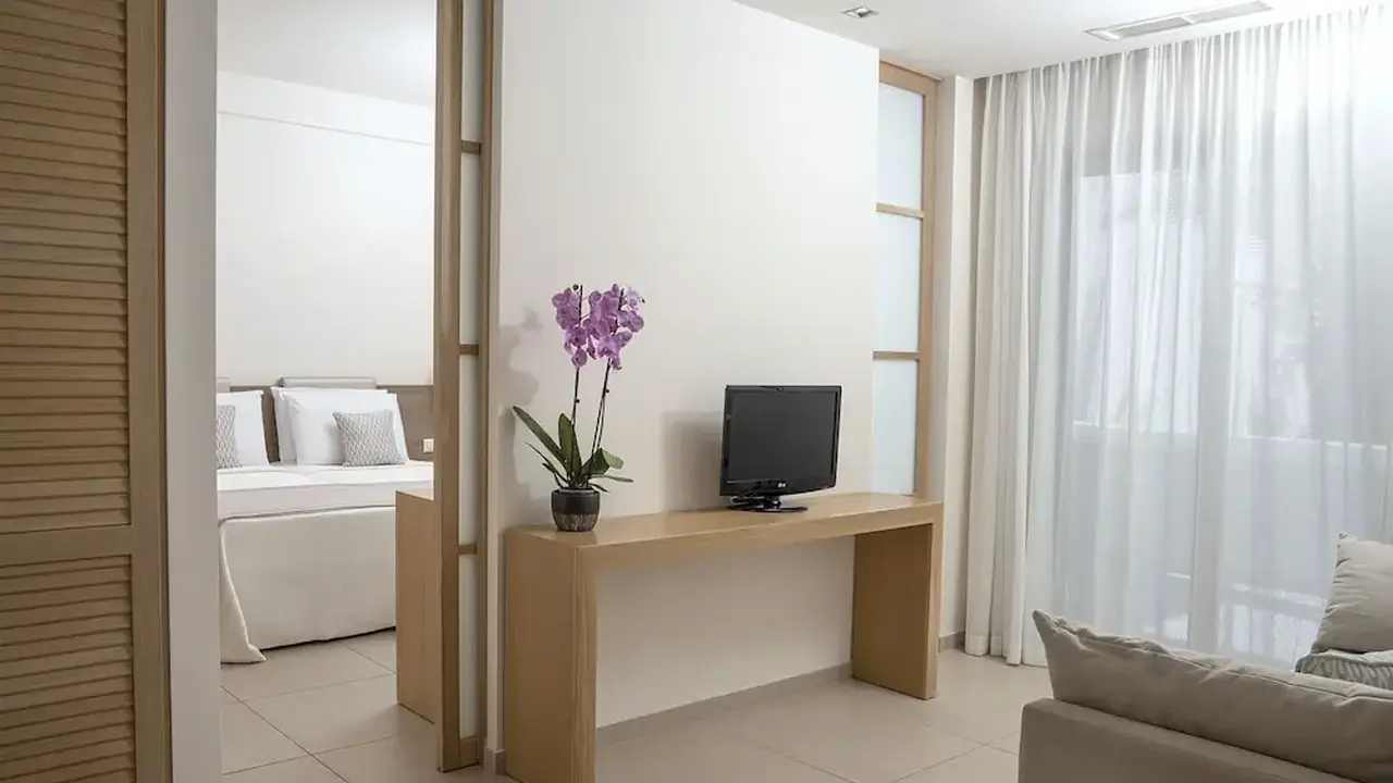 Maritimo Beach Hotel