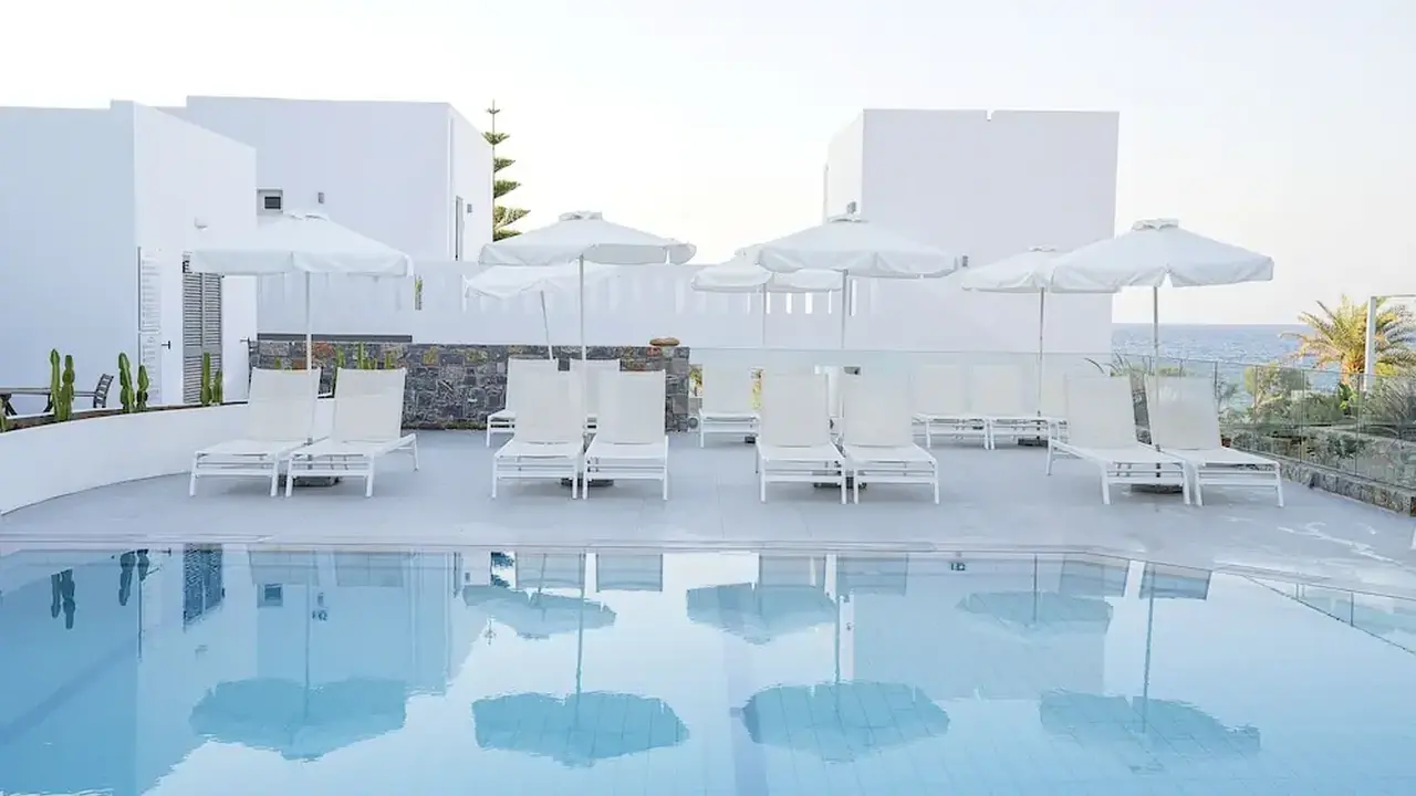 Maritimo Beach Hotel