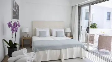 Maritimo Beach Hotel