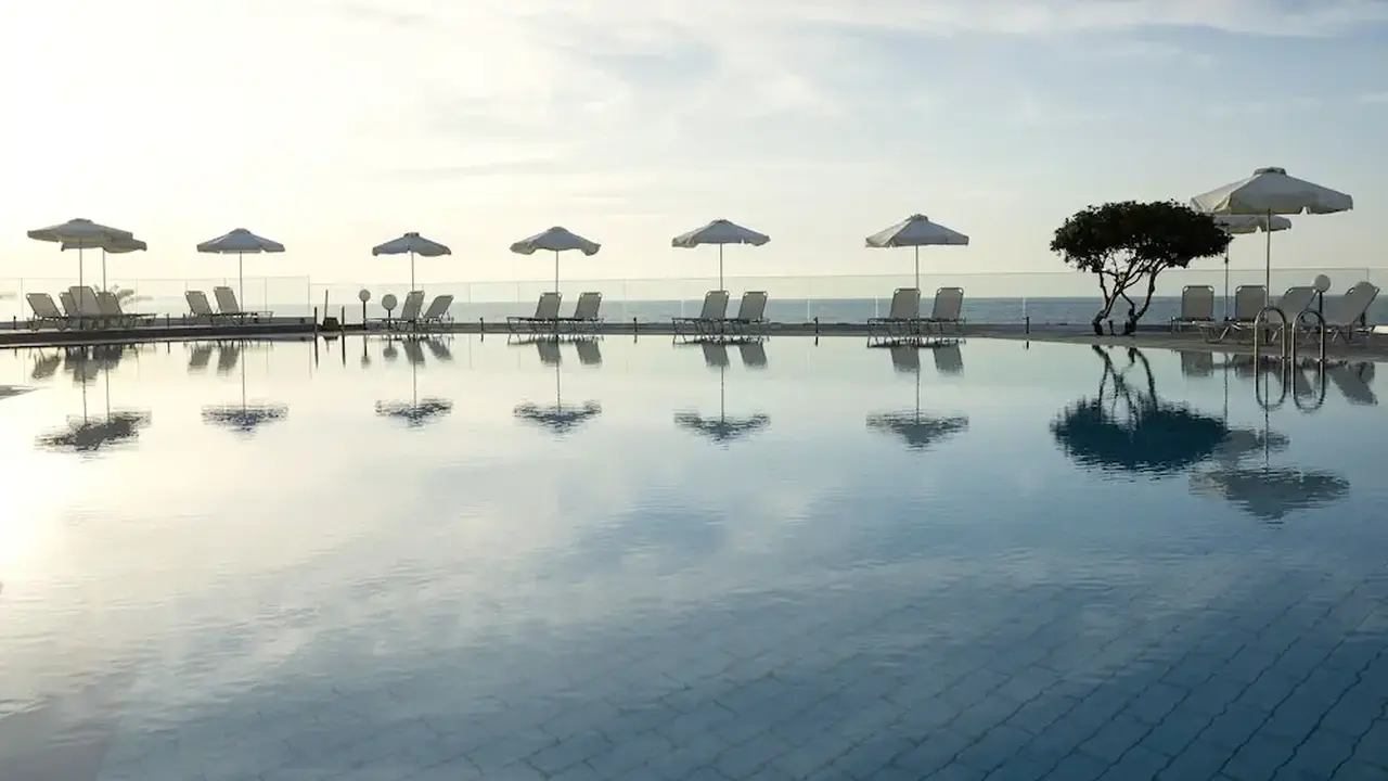 Maritimo Beach Hotel