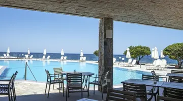 Maritimo Beach Hotel