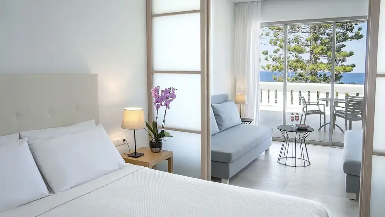 Maritimo Beach Hotel