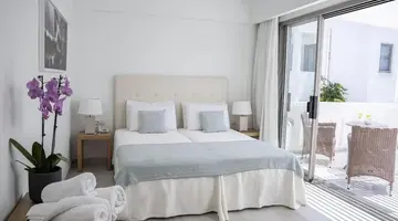 Maritimo Beach Hotel