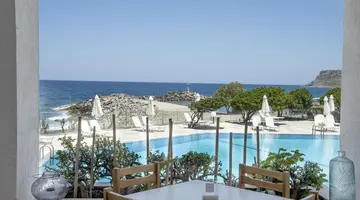 Maritimo Beach Hotel