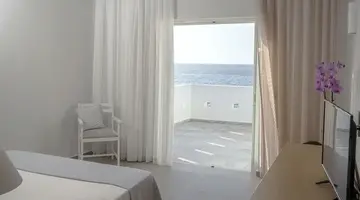 Maritimo Beach Hotel