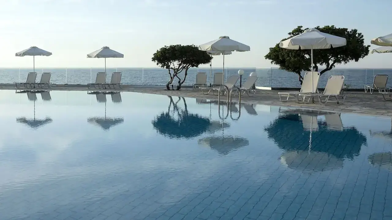 Maritimo Beach Hotel
