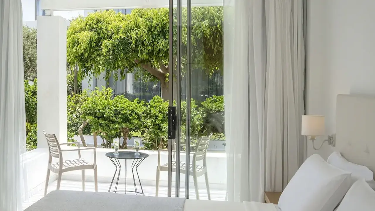 Maritimo Beach Hotel
