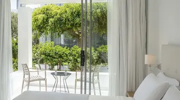 Maritimo Beach Hotel
