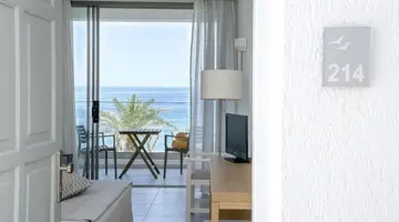 Maritimo Beach Hotel