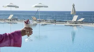 Maritimo Beach Hotel