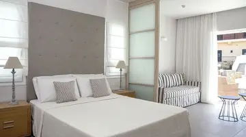 Maritimo Beach Hotel