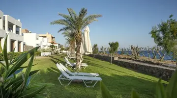 Maritimo Beach Hotel