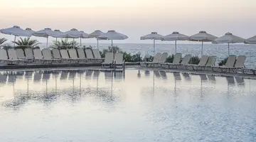 Maritimo Beach Hotel