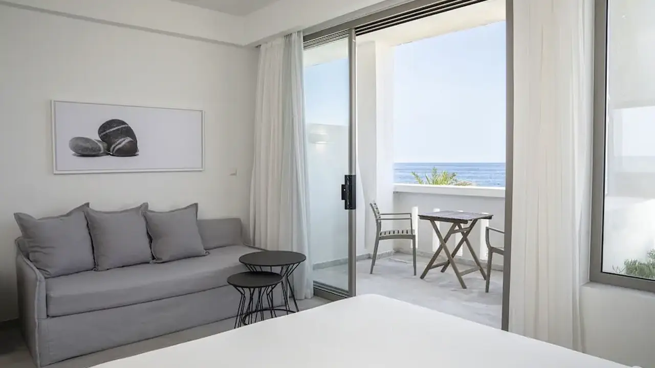 Maritimo Beach Hotel