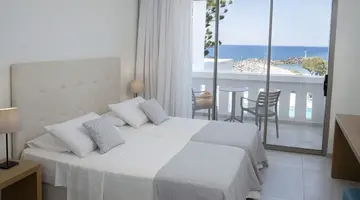 Maritimo Beach Hotel