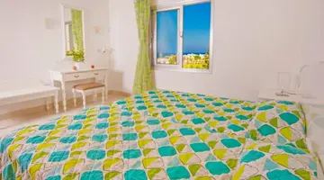 MARLITA BEACH HOTEL APARTMENTS