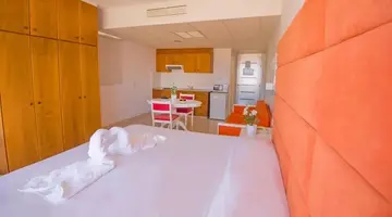 Marlita Beach Hotel Apartments