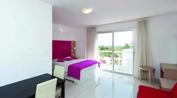 Marlita Beach Hotel Apartments